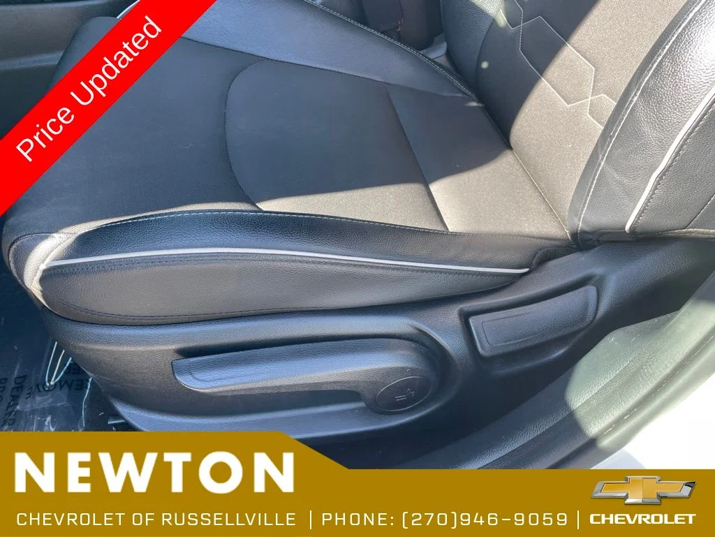Used 2023 White Kia GT-Line image 6