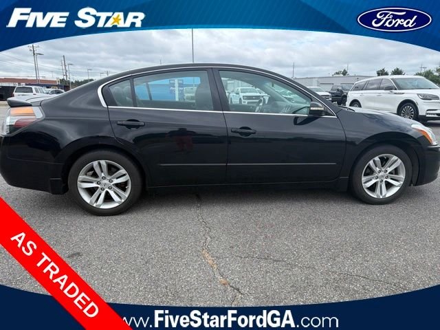 Used 2012 Super Black Nissan 3.5 SR image 2