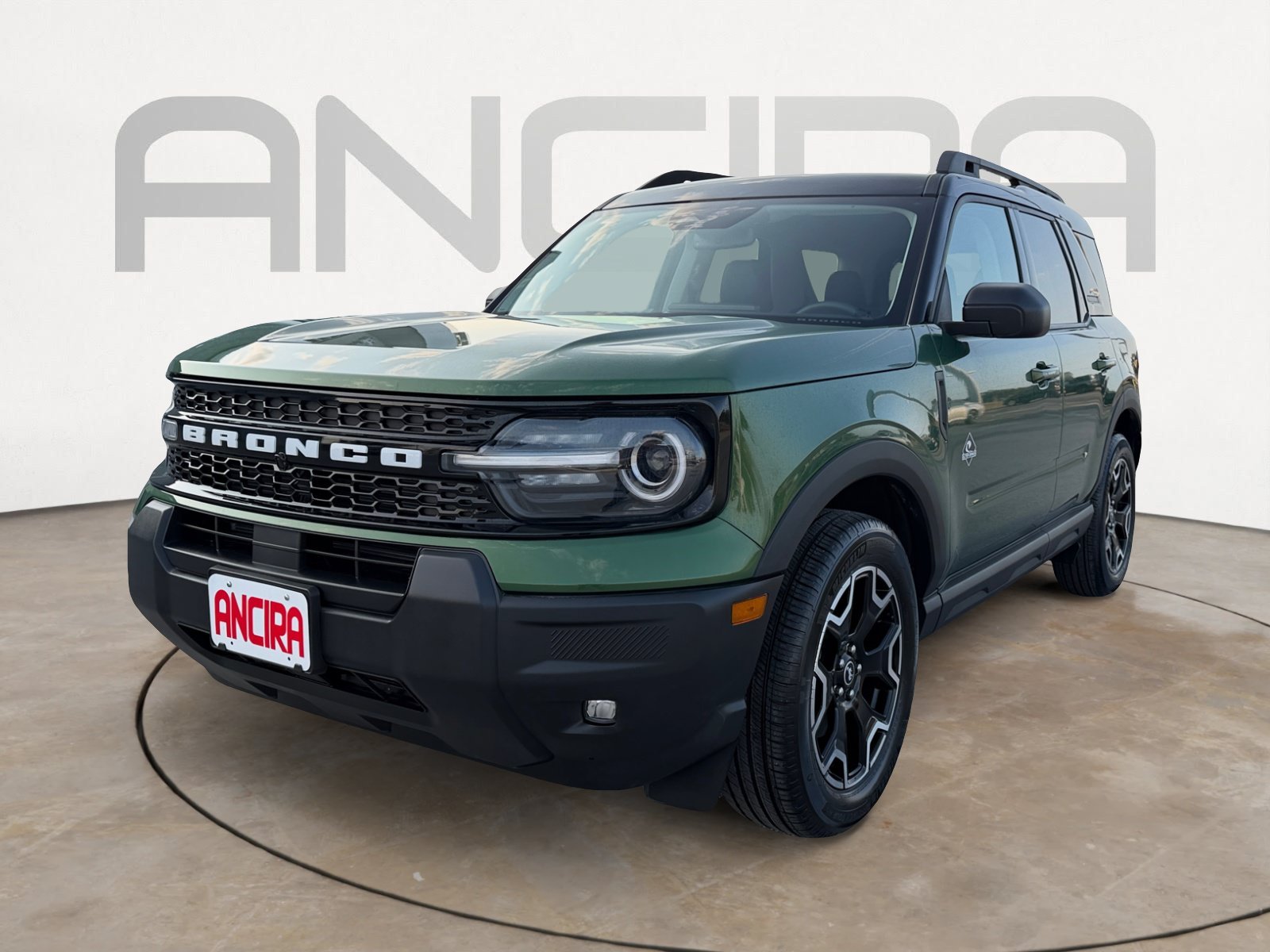 Used 2025 Green Metallic Ford Outer Banks image 4