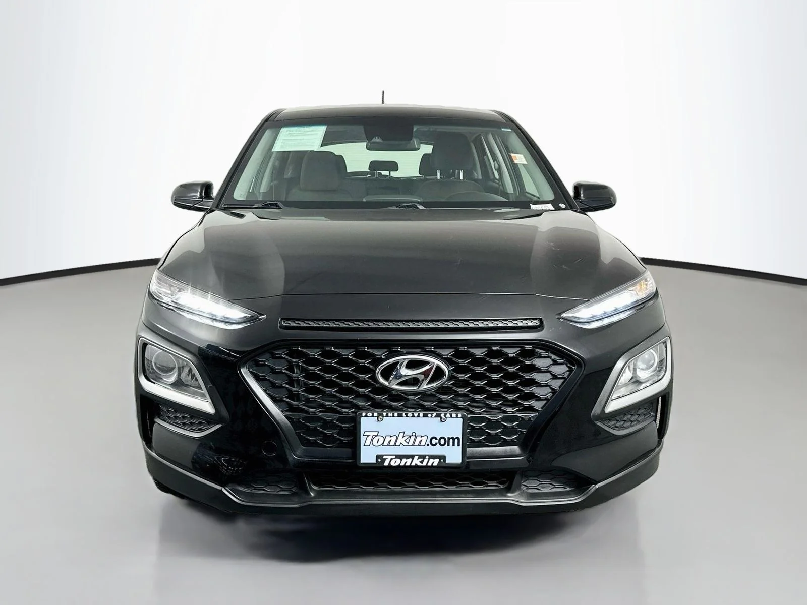 Used 2019 Ultra Black Pearl Hyundai SE image 2