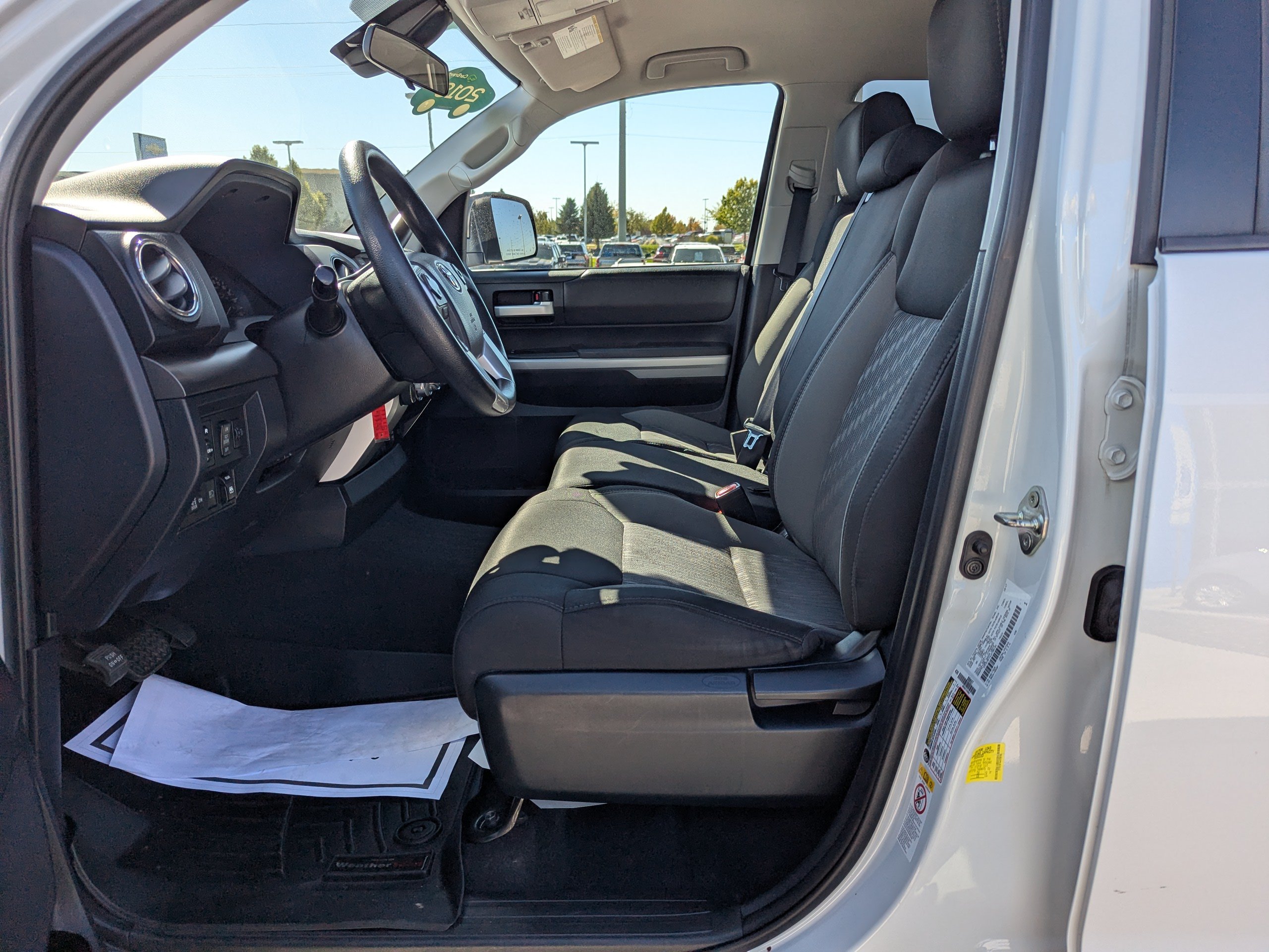 Used 2018 White Toyota SR5 image 12