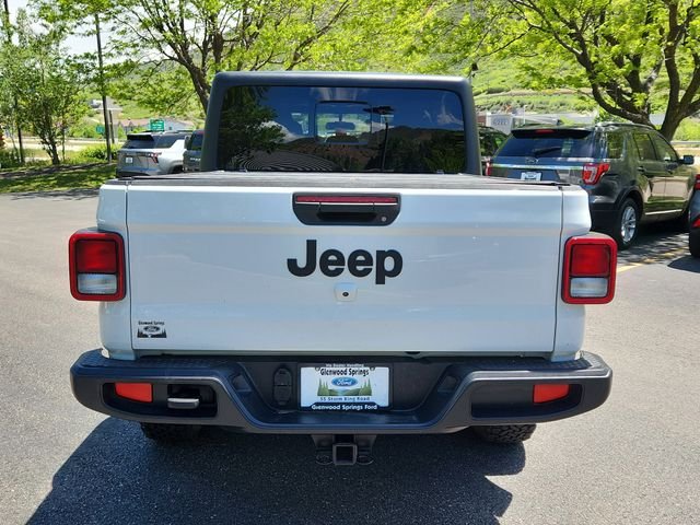 Used 2022 White Jeep Sport image 4