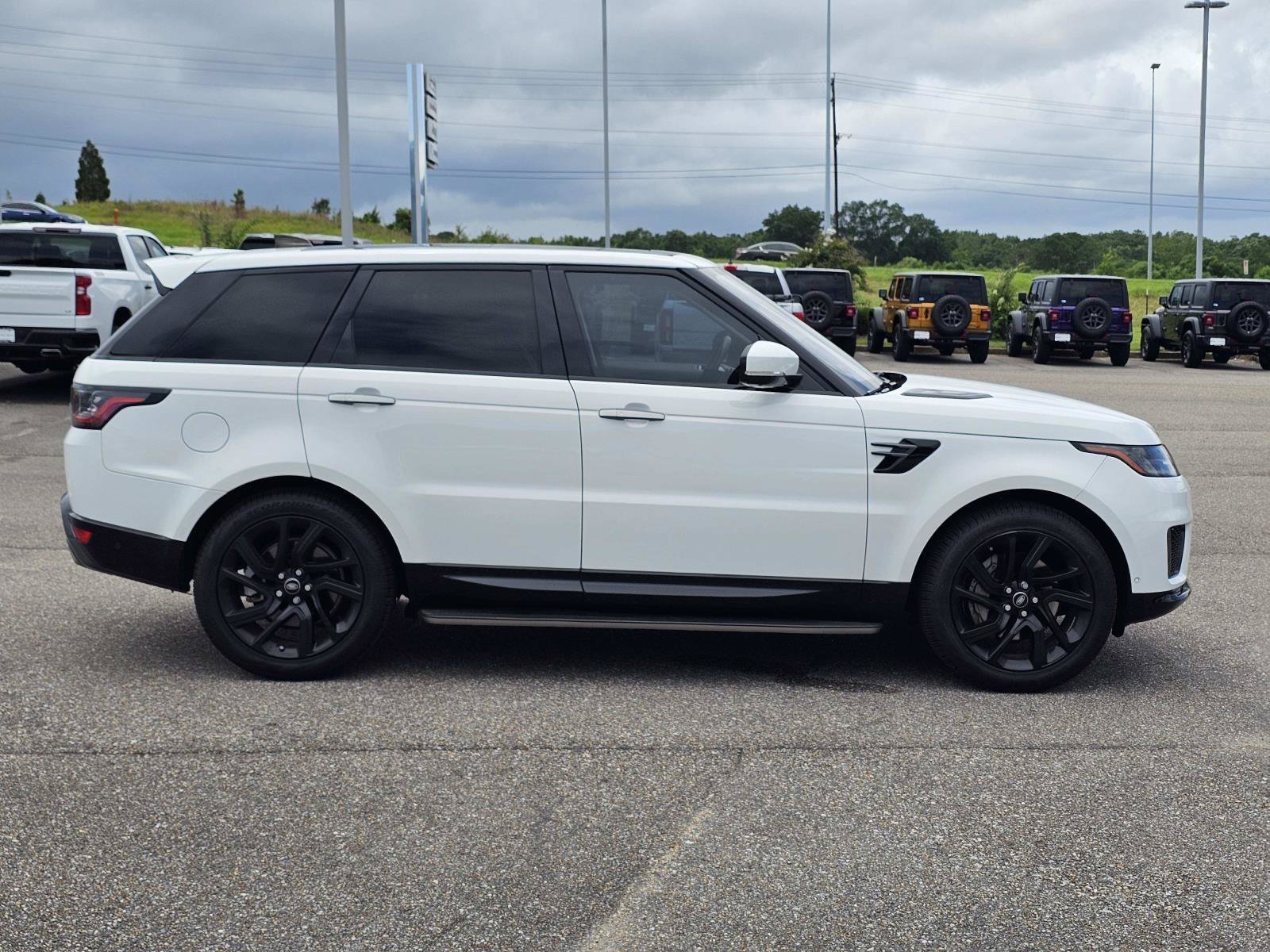 Used 2021 White Land Rover HSE Silver Edition image 7