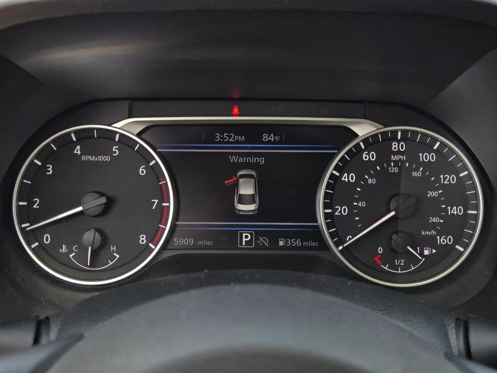 Used 2025 White Nissan SR image 24