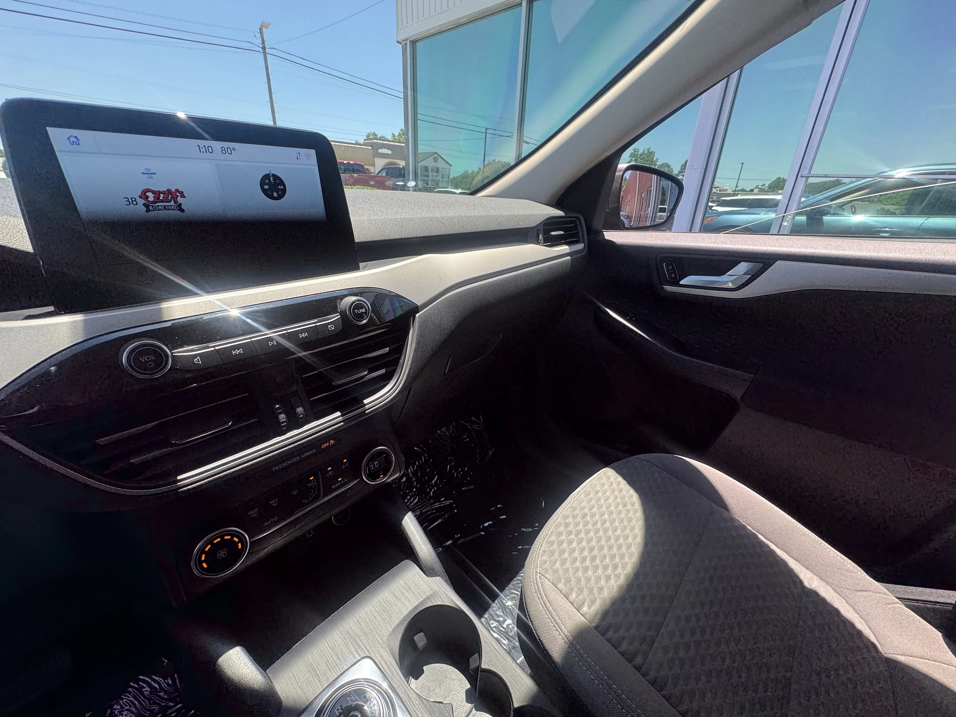 Used 2020 Blue Metallic Ford SE image 16