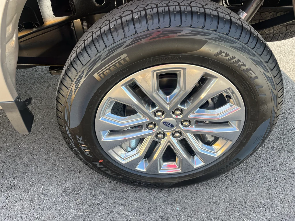 New 2026 Marsh Gray Ford XLT image 9