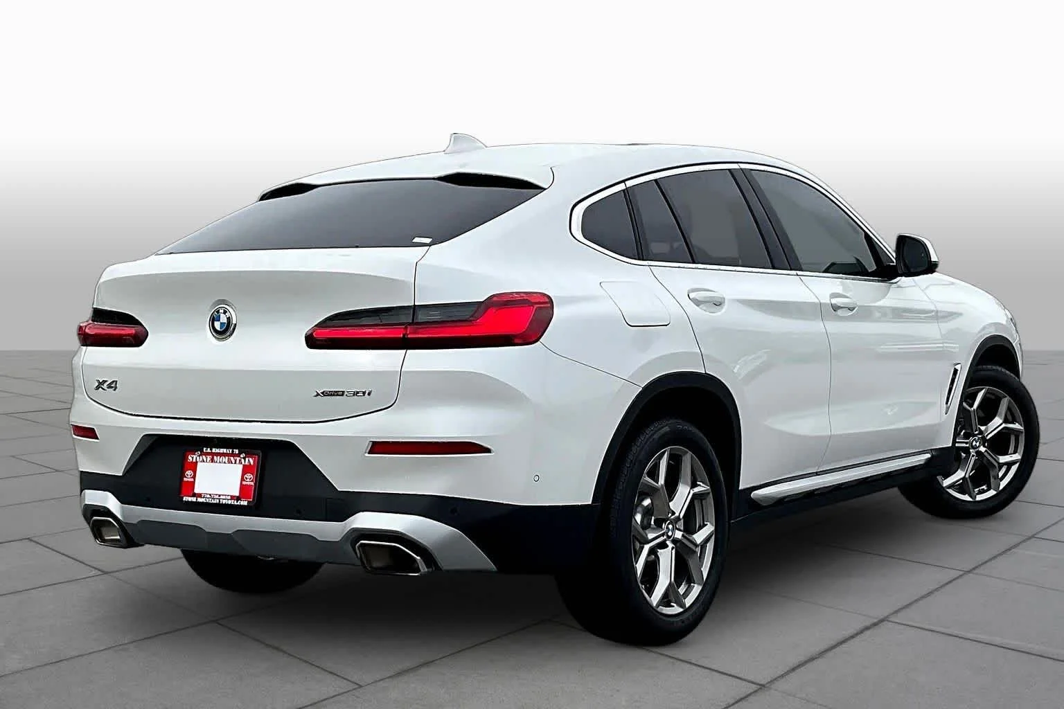 Used 2024 Alpine White BMW xDrive30i image 25