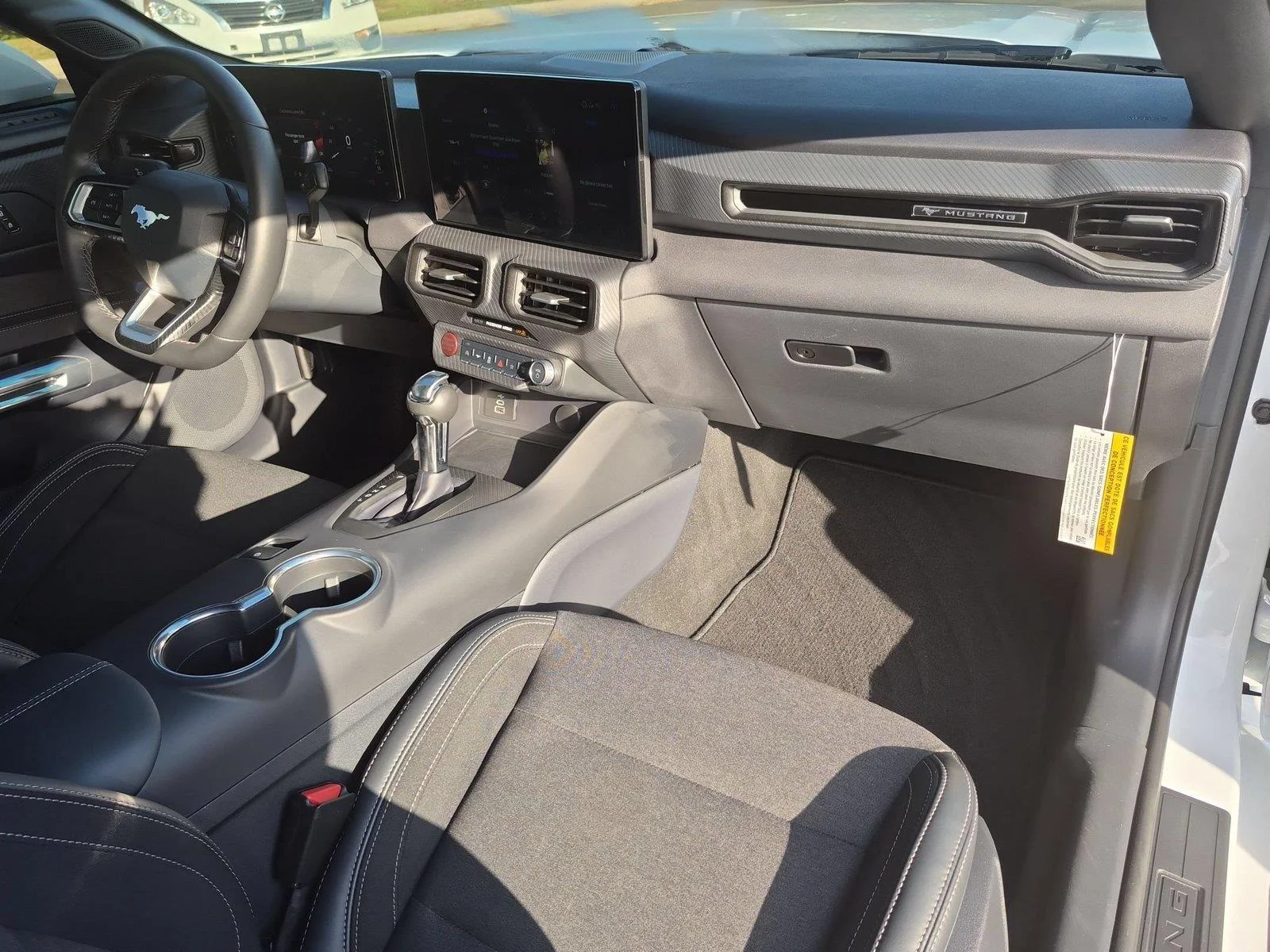 Used 2025 Oxford White Ford EcoBoost image 35