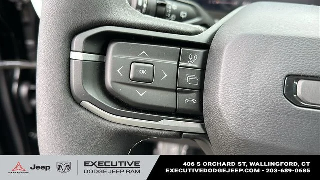 New 2026 Diamond Black Crystal Pearl-Coat Exterior Paint Jeep Limited image 13