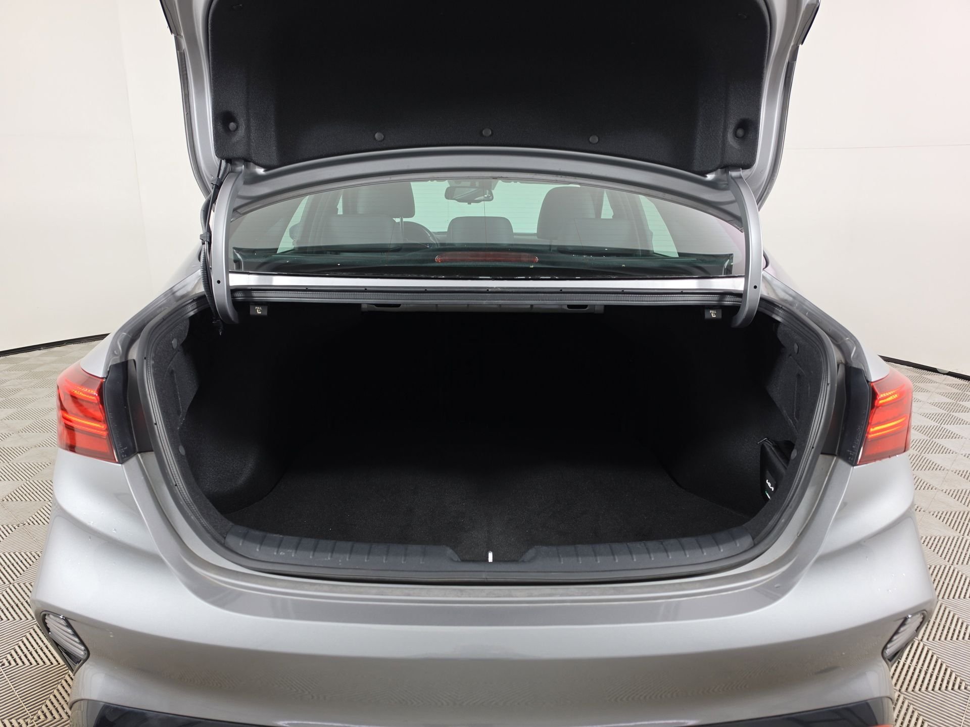 Used 2024 Gray Kia GT image 10