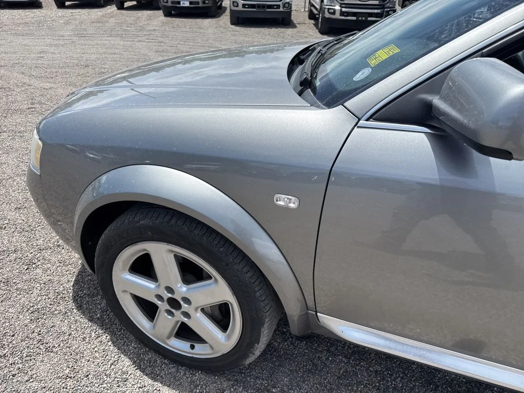 Used 2004 Atlas Gray Metallic/Dark Gray Audi 4.2 image 16