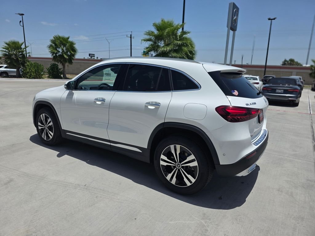 New 2026 Polar White Mercedes-Benz GLA 250 image 5