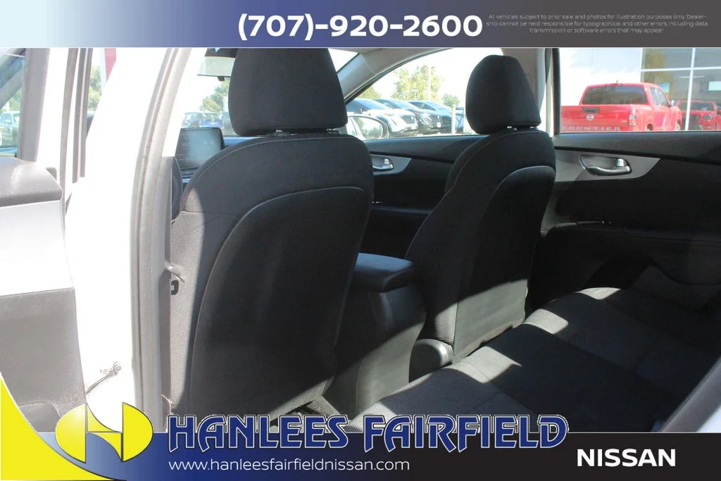 Used 2023 White Kia LXS image 14
