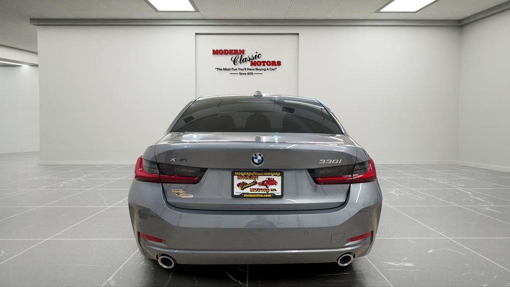 Used 2025 Gray BMW 330i xDrive image 4