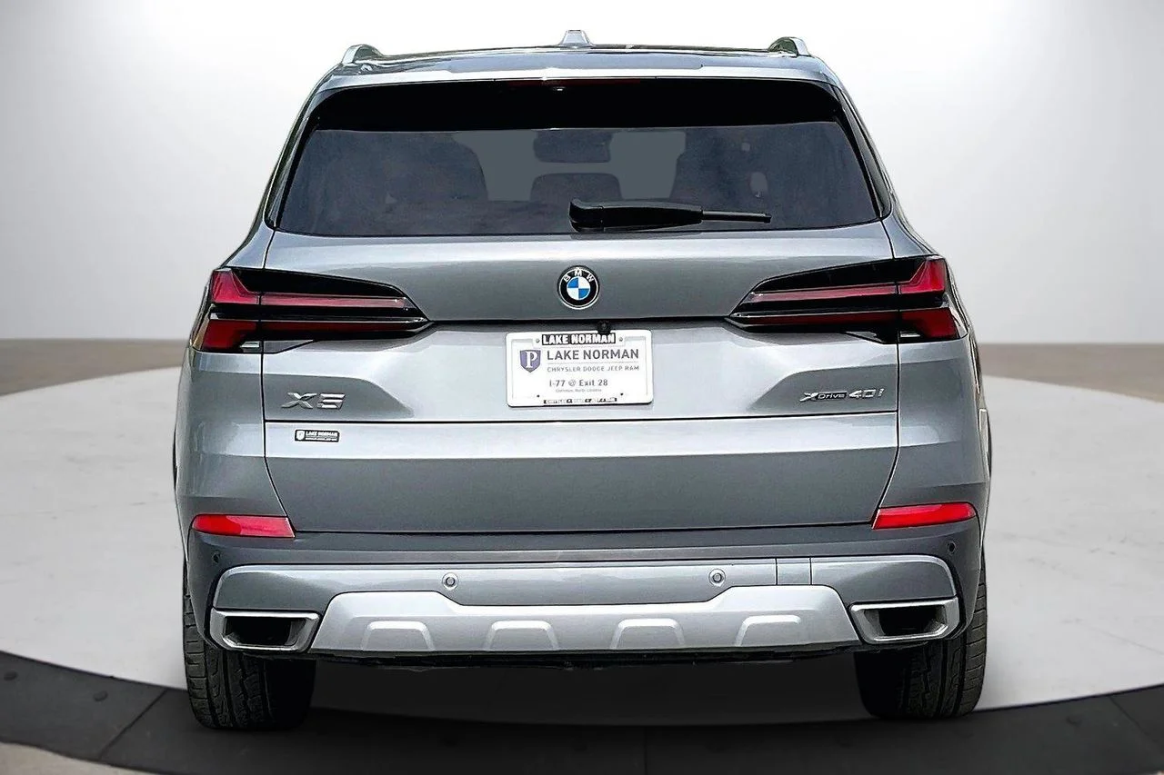 Certified Used 2024 Gray BMW xDrive40i image 8