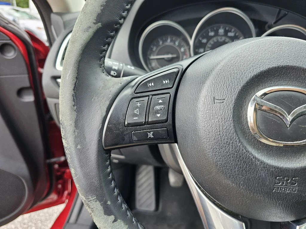 Used 2015 Red Mazda i Sport image 23