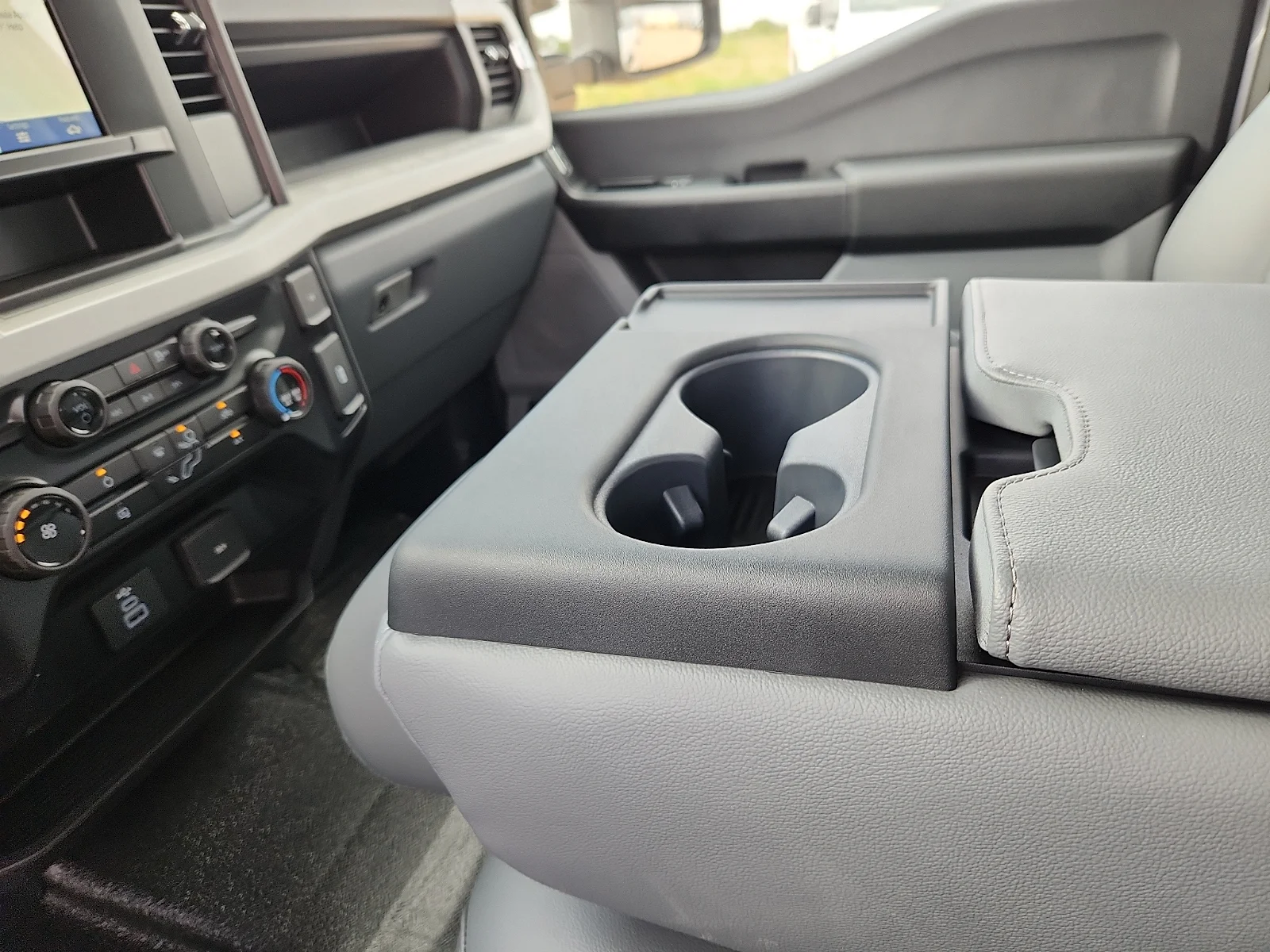 New 2026 Oxford White Ford F-250® XL image 25