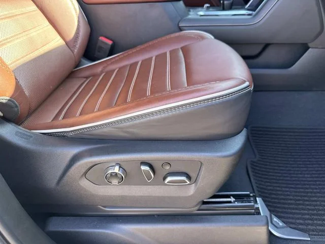 Used 2023 White GMC Denali Ultimate image 29