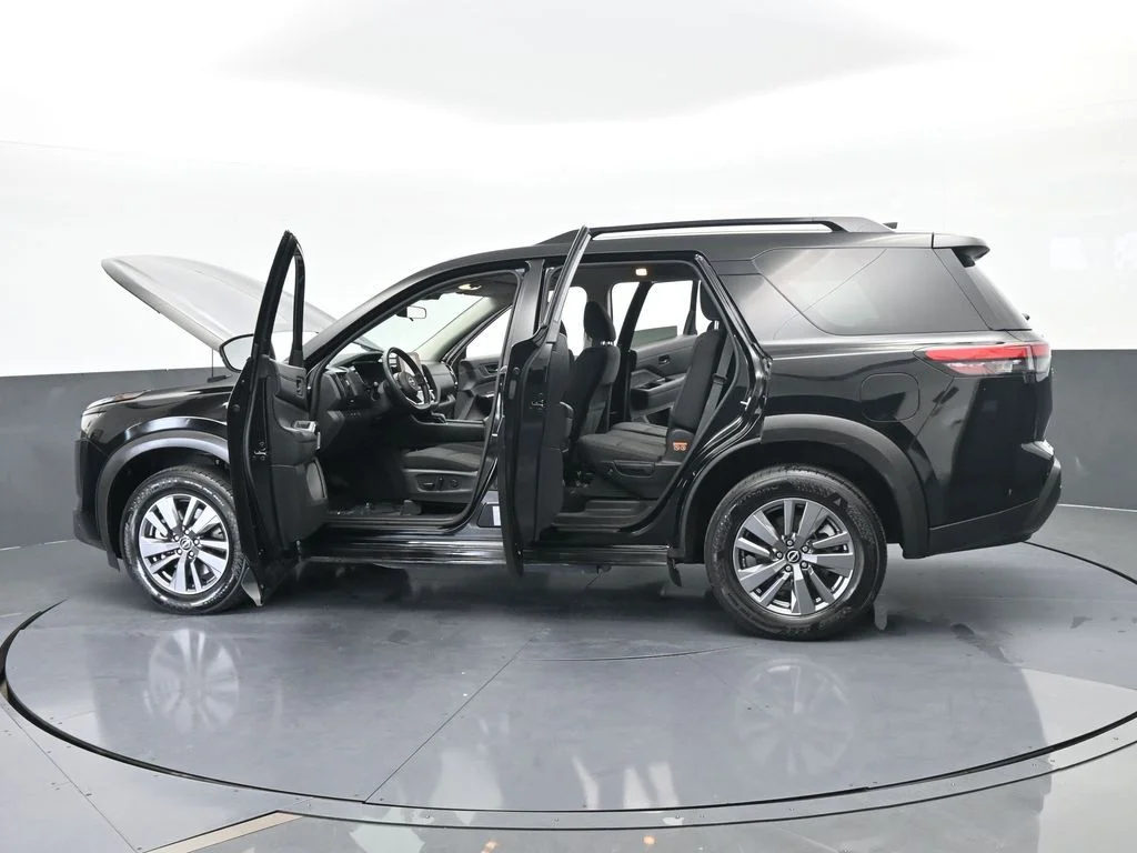 2025 Nissan Pathfinder SV - Photo 77