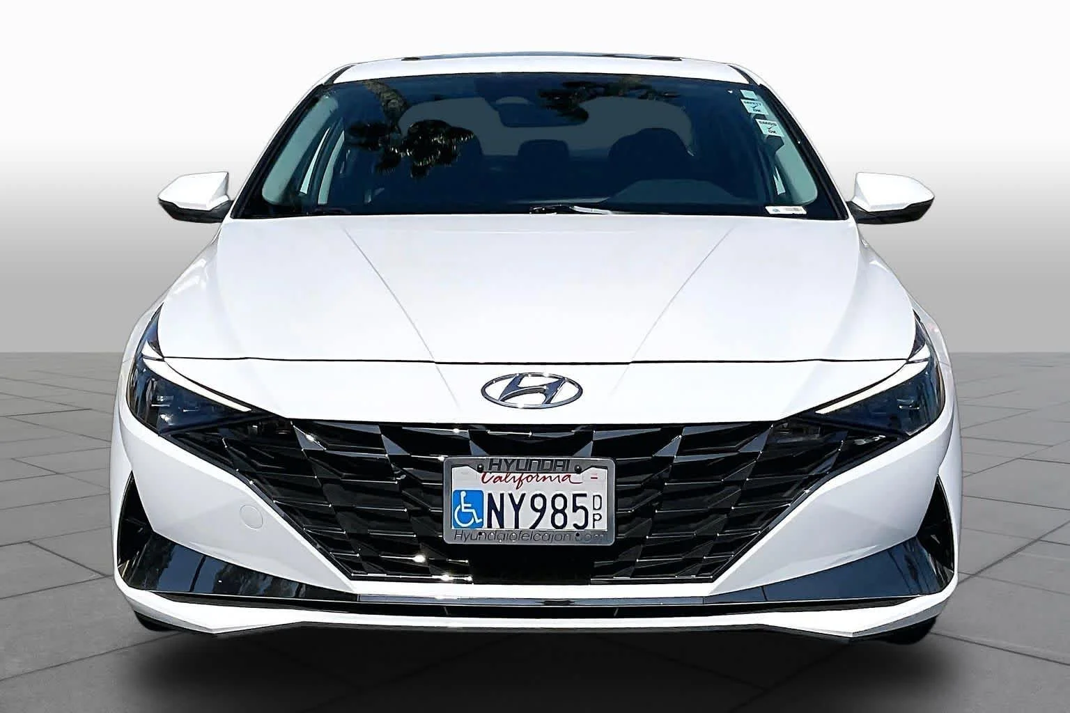 Used 2023 Lunar White Hyundai Limited image 3