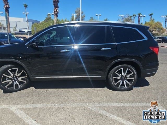 Used 2022 Crystal Black Pearl Honda Touring 7-Passenger image 2
