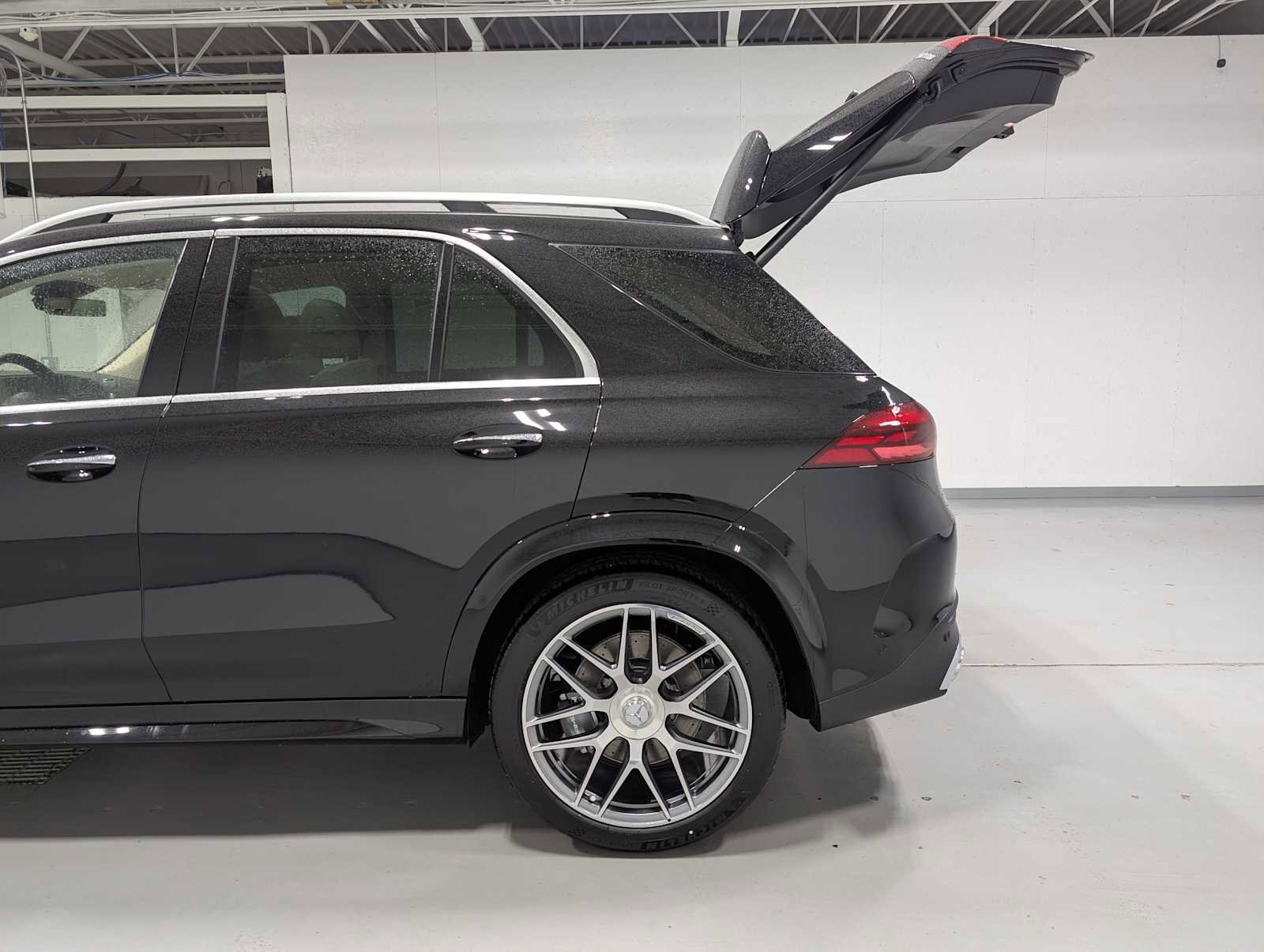 2026 Mercedes-Benz GLE AMG GLE 53 - Photo 9