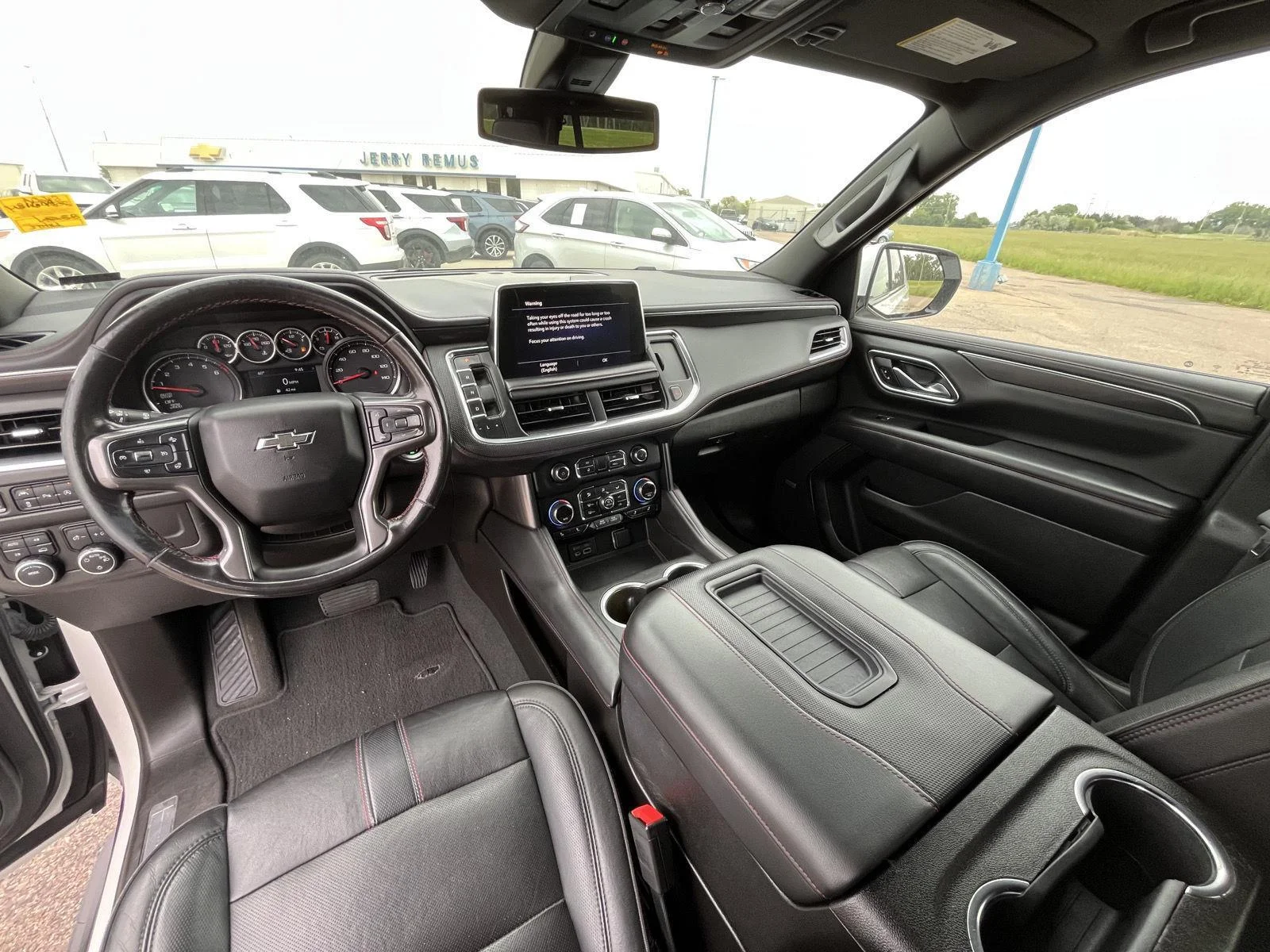 2021 Chevrolet Suburban RST - Photo 16