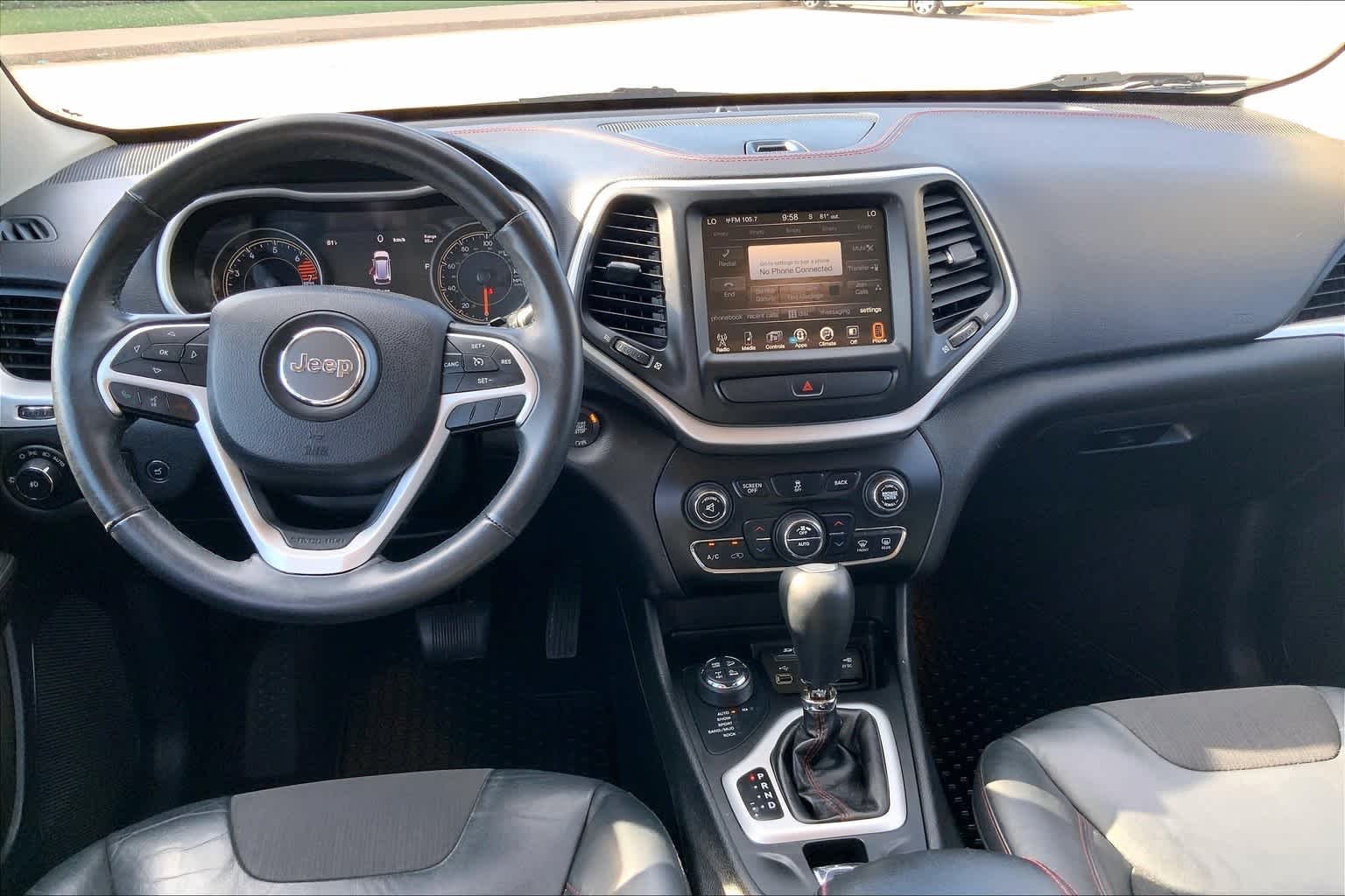 Used 2017 Diamond Black Crystal Pearlcoat Jeep Trailhawk image 14