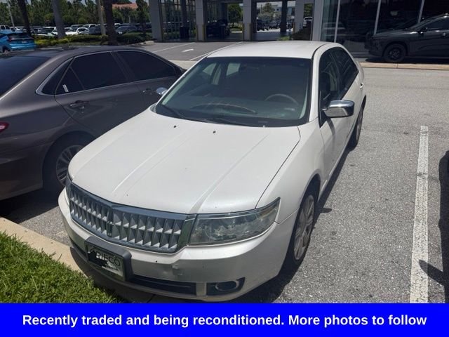 Used 2009 White Lincoln Base image 1