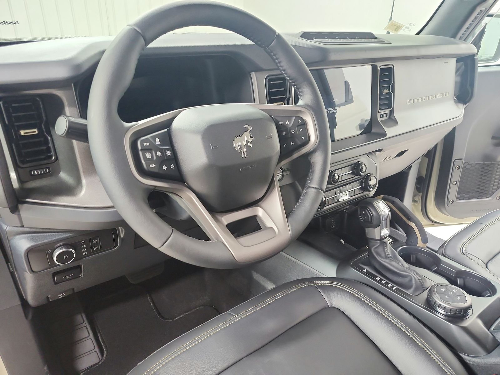 New 2026 Desert Sand Ford Badlands® image 18