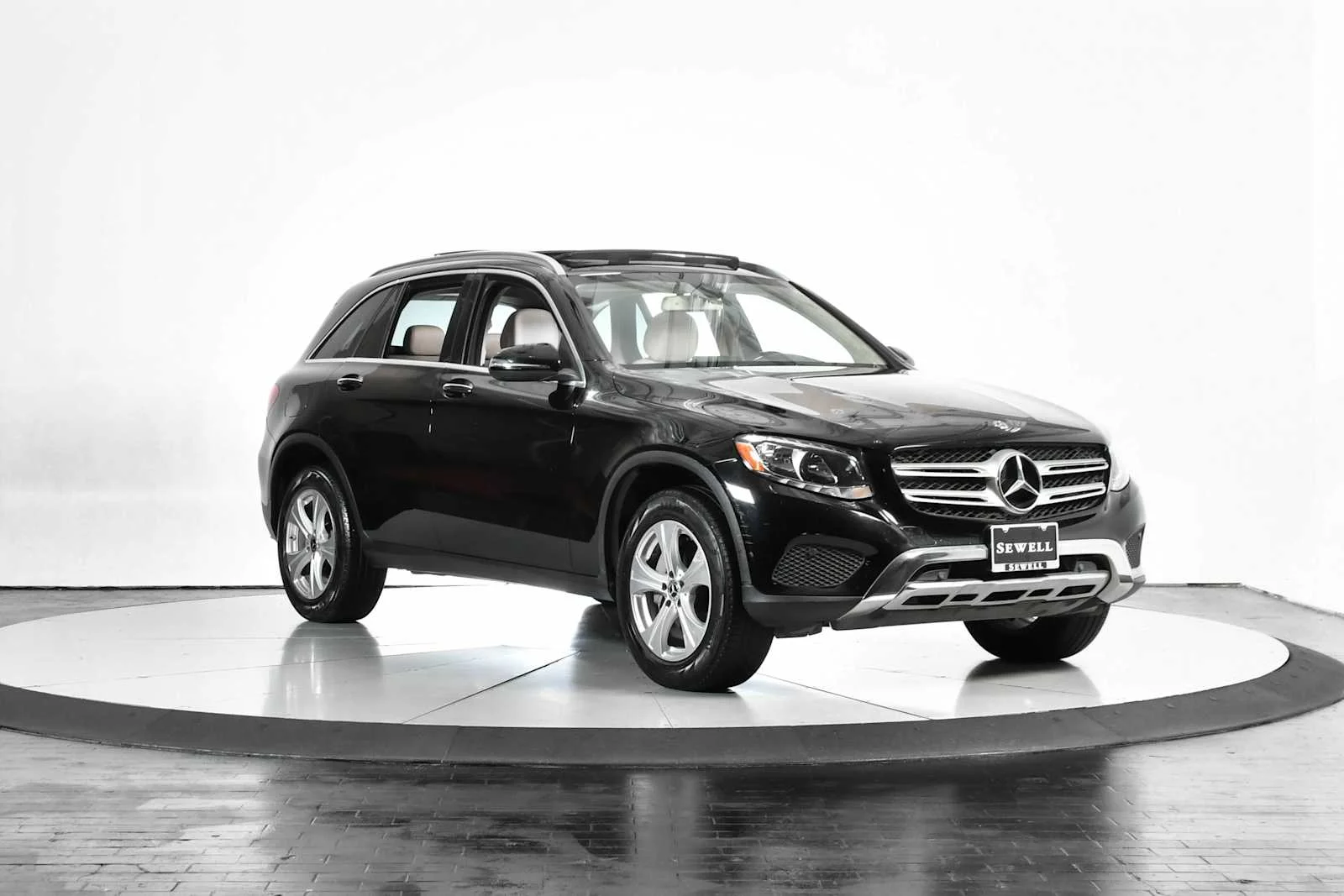 Used 2018 Black Mercedes-Benz GLC 300 image 8