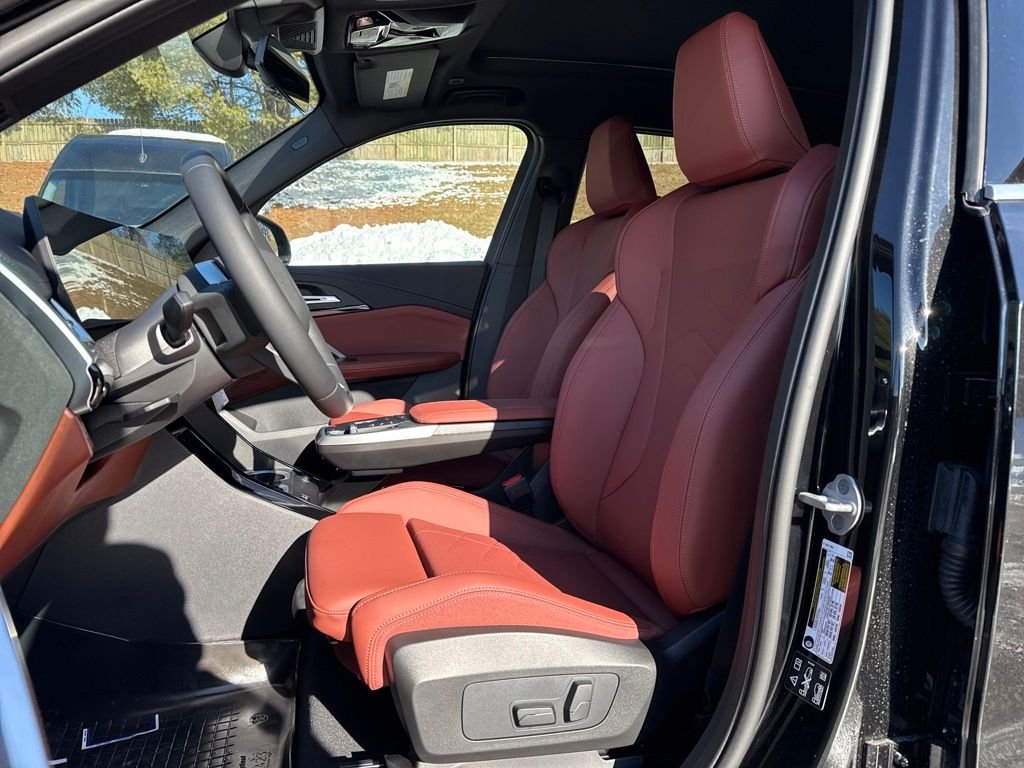 New 2026 Black BMW xDrive28i image 10