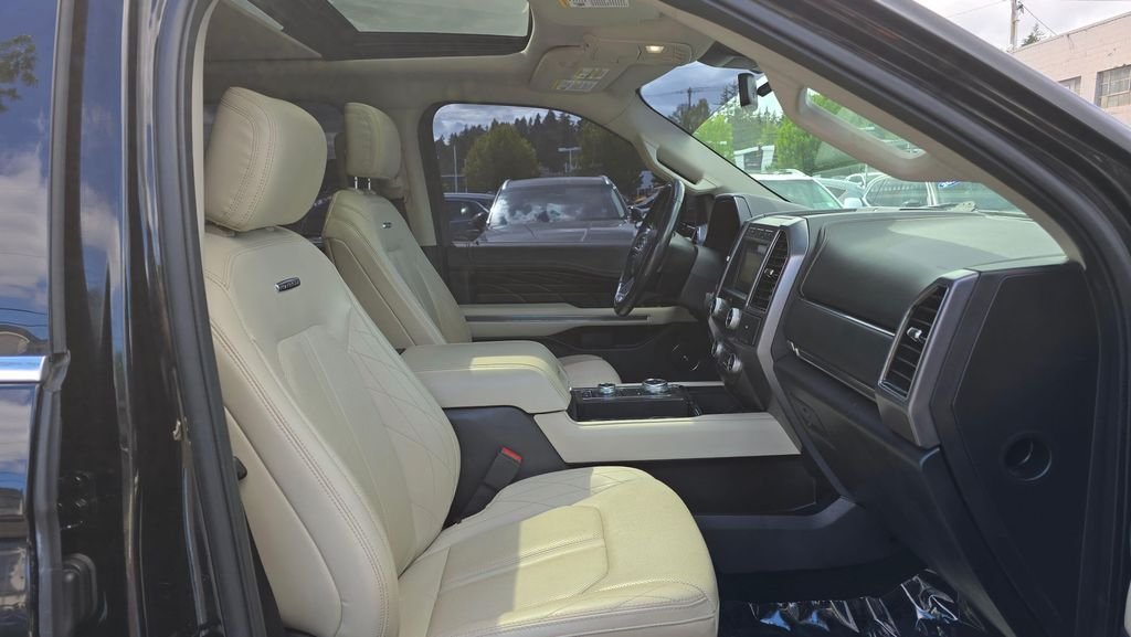 Used 2019 Black Metallic Ford Platinum image 10