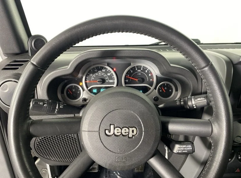 Used 2007 Bright Silver Metallic Jeep Sahara image 16