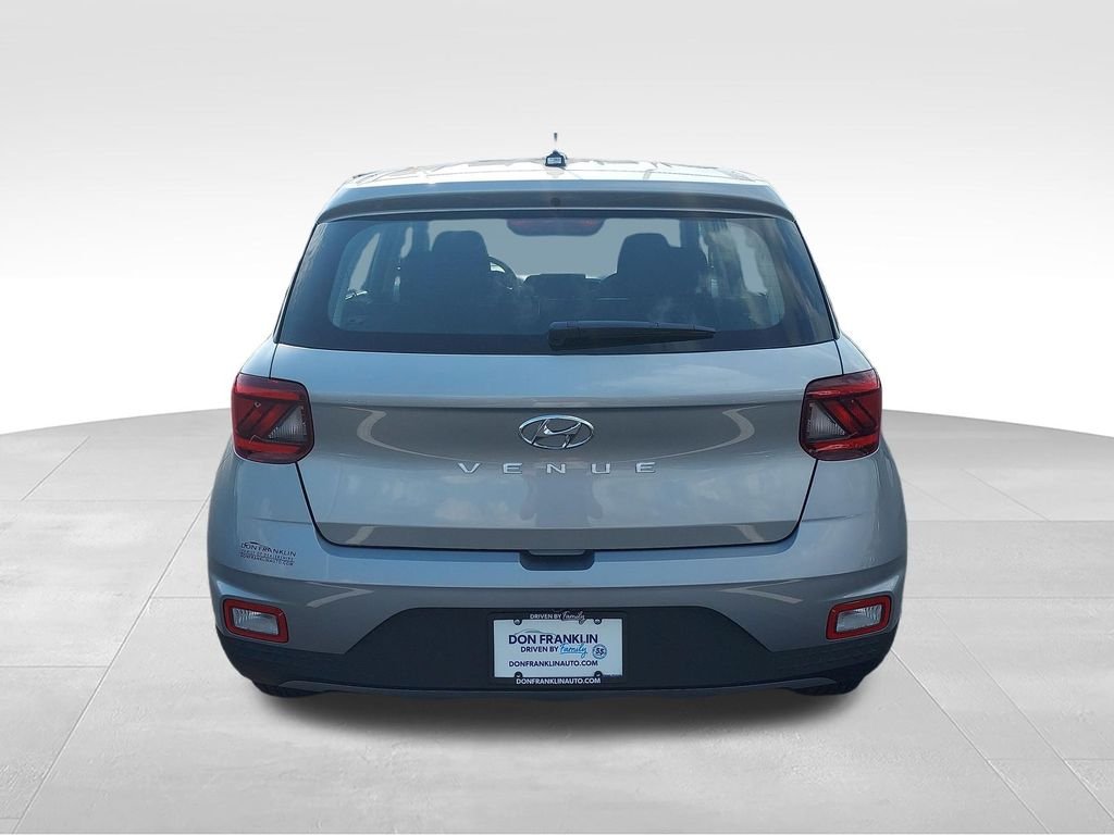 New 2026 Silver Hyundai SE image 4