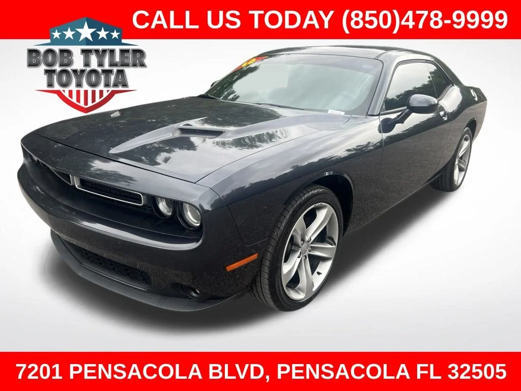 2016 Dodge Challenger SXT's photo