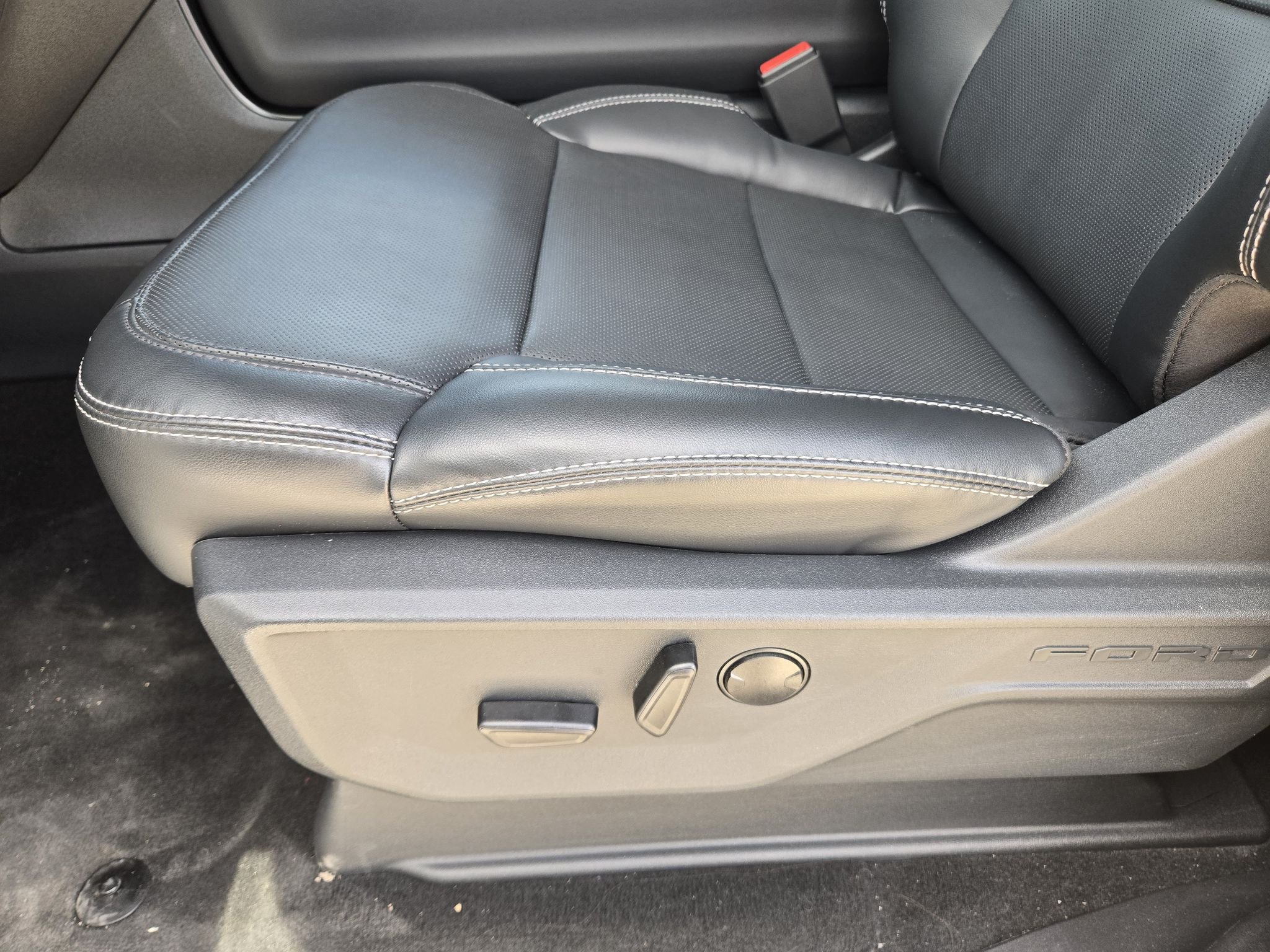 Used 2026  Ford Platinum image 24