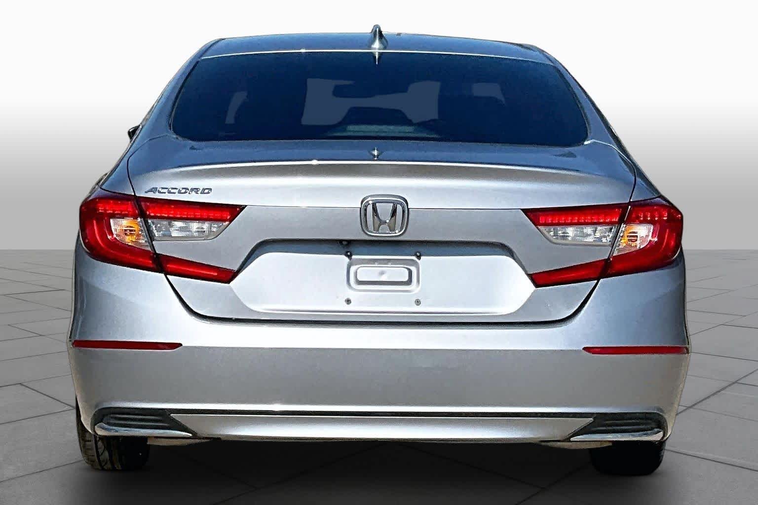 Used 2019 Lunar Silver Metallic Honda LX 1.5T image 5
