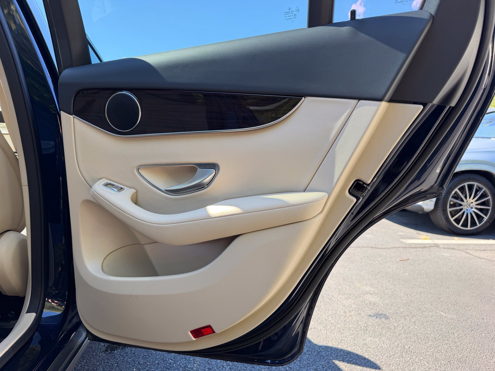Used 2018  Mercedes-Benz GLC 300 image 26