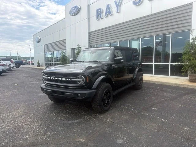Certified Used 2022 Shadow Black Ford Outer Banks image 7