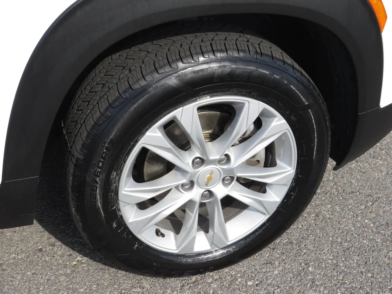 Used 2023 Summit White Chevrolet LS image 11
