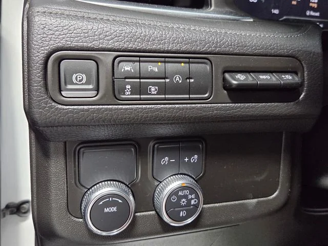 Used 2024 White GMC Denali image 31