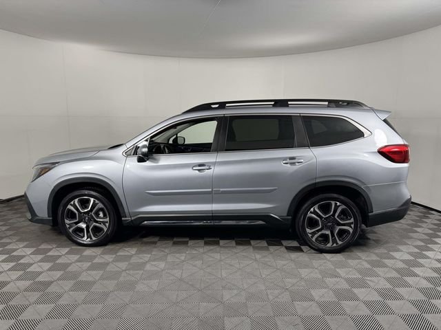 Used 2023 Ice Silver Metallic Subaru Limited image 11