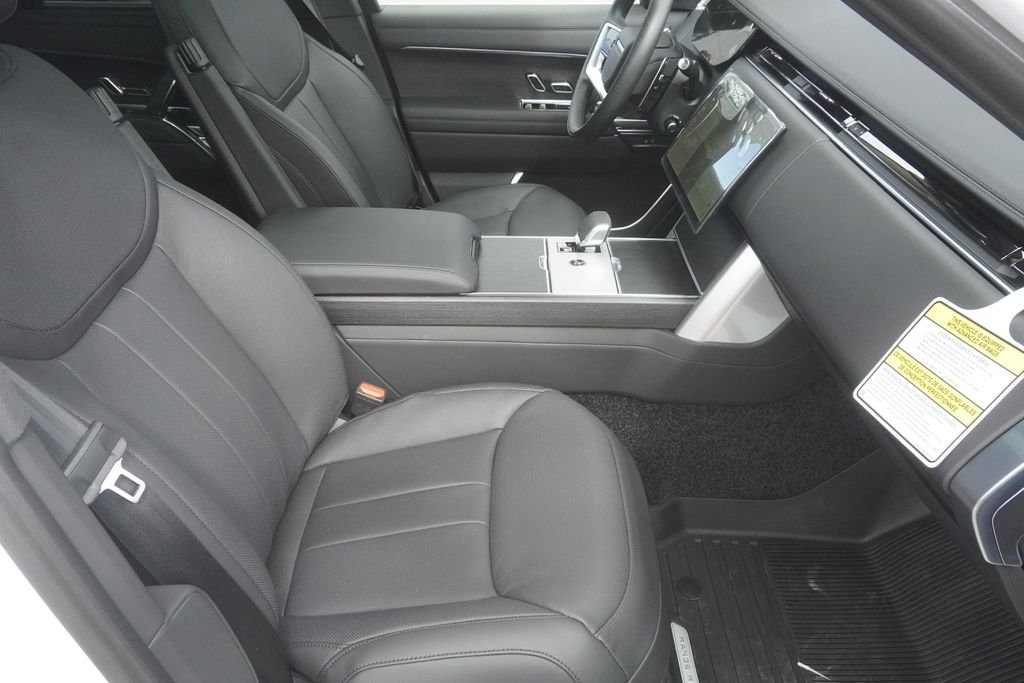 New 2026 Fuji White Land Rover SE image 23