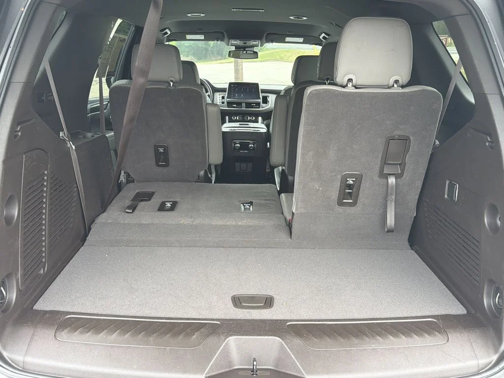 Used 2023 White GMC SLT image 18