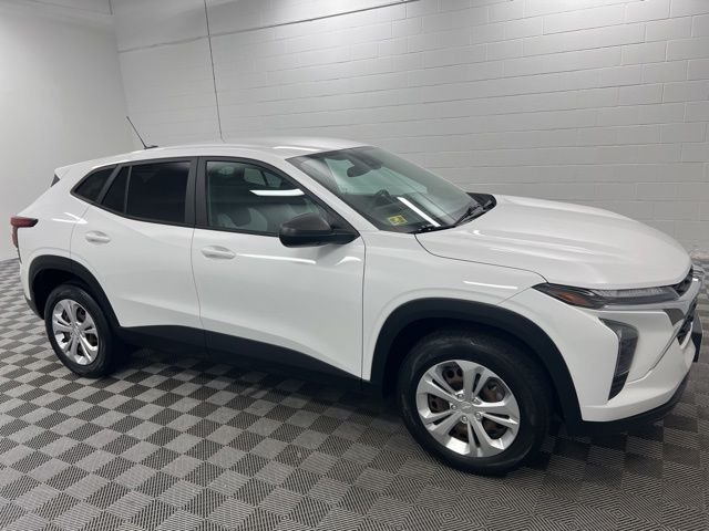 Used 2024 White Chevrolet LS image 4