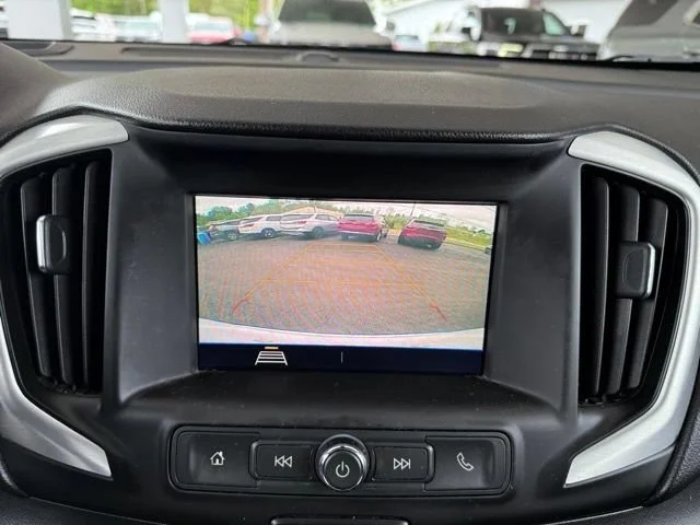 Used 2021 Summit White GMC SLE image 20
