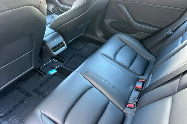 Used 2023  Tesla Base image 13