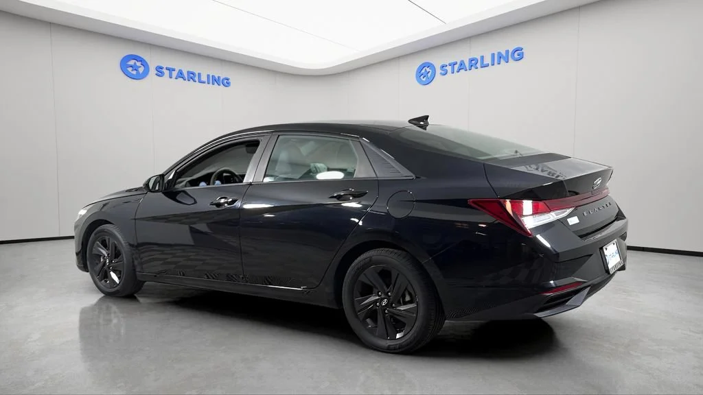 Used 2022 Black Hyundai SEL image 4