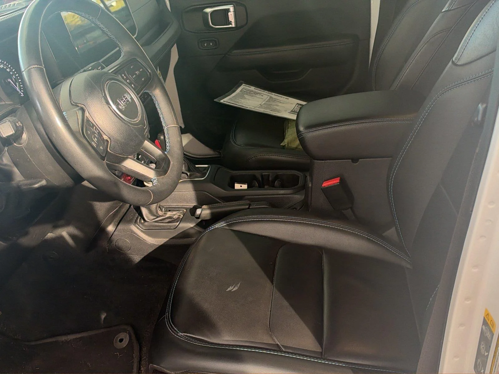 Used 2024 Bright White Clearcoat Jeep Rubicon X image 12